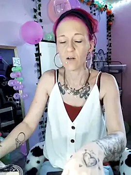 Snapshot of Purple2StayThnxx chatting on 10-10-25, 12:59 Purple2StayThnxx online show from 10-10-25, 12:59