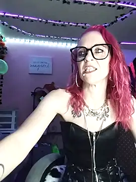 Snapshot of Purple2StayThnxx chatting on 10-14-25, 05:19 Purple2StayThnxx online show from 10-14-25, 05:19