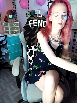 Snapshot of Purple2StayThnxx chatting on 10-31-25, 04:19 Purple2StayThnxx online show from 10-31-25, 04:19