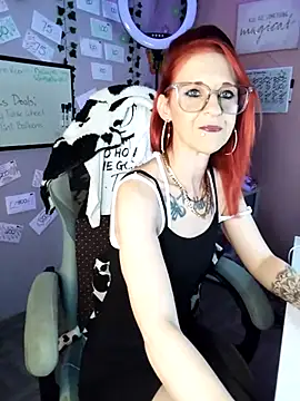 Snapshot of Purple2StayThnxx chatting on 11-27-25, 10:56 Purple2StayThnxx online show from 11-27-25, 10:56