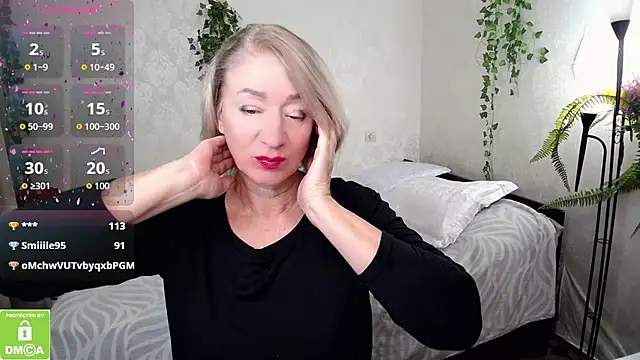 Snapshot of hunters_woman chatting on 10-11-25, 02:22 hunters woman online show from 10-11-25, 02:22