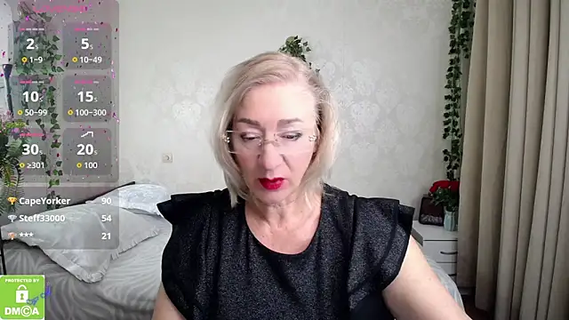 hunters woman online show from 10-24-25, 12:08