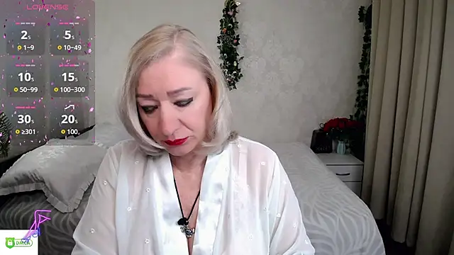 hunters woman online show from 05-07-26, 07:30