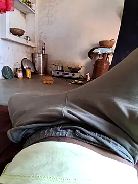 RAYI Queen 3 online show from 10-12-25, 03:27