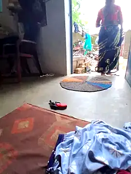 RAYI Queen 3 online show from 10-30-25, 04:03