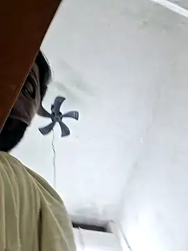 RAYI Queen 3 online show from 11-13-25, 05:01