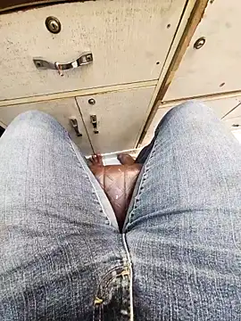 Snapshot of _Danny__ chatting on 12-17-25, 01:17 Danny online show from 12-17-25, 01:17