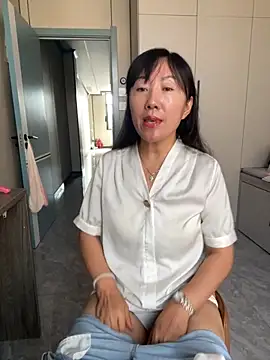 xiaomei-11 online show from 10-02-25, 03:02