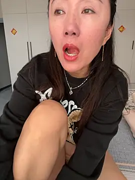 xiaomei-11 online show from 11-05-25, 01:38