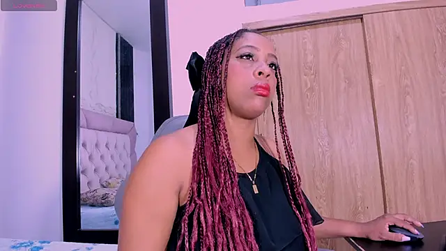 Snapshot of Faver_ chatting on 11-25-25, 12:27 Faver online show from 11-25-25, 12:27