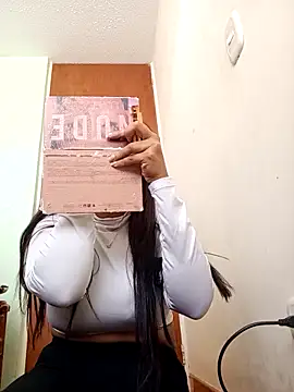 Snapshot of IsabellaLuxe chatting on 09-25-25, 12:42 IsabellaLuxe online show from 09-25-25, 12:42