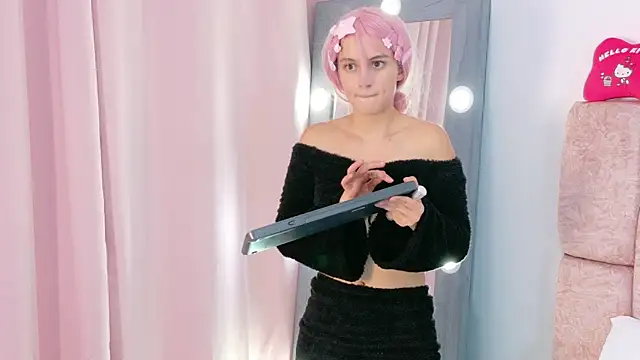 LolaYun online show from 11-13-25, 09:03