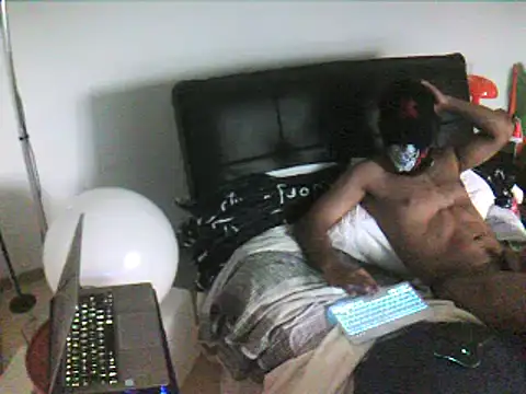 Snapshot of hnhgay chatting on 06-03-26, 05:29 hnhgay online show from 06-03-26, 05:29
