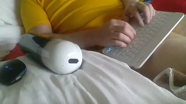 Snapshot of hnhgay chatting on 06-14-26, 01:02 hnhgay online show from 06-14-26, 01:02