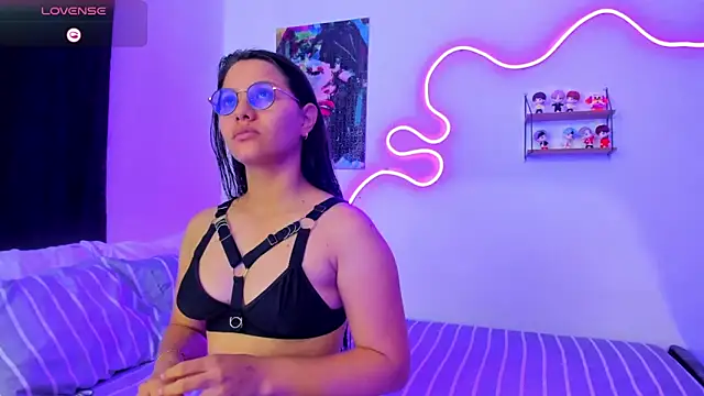 Dilan and Mia online show from 11-15-25, 10:48