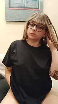 Snapshot of Aurora_blaack chatting on 12-03-25, 04:42 Aurora blaack online show from 12-03-25, 04:42