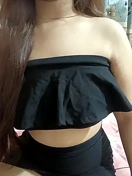 Snapshot of loving_candy chatting on 10-25-25, 05:40 loving candy online show from 10-25-25, 05:40