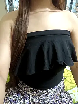 Snapshot of loving_candy chatting on 12-15-25, 07:51 loving candy online show from 12-15-25, 07:51