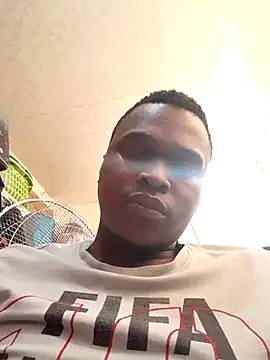 Moet Chandon online show from 09-25-25, 02:10