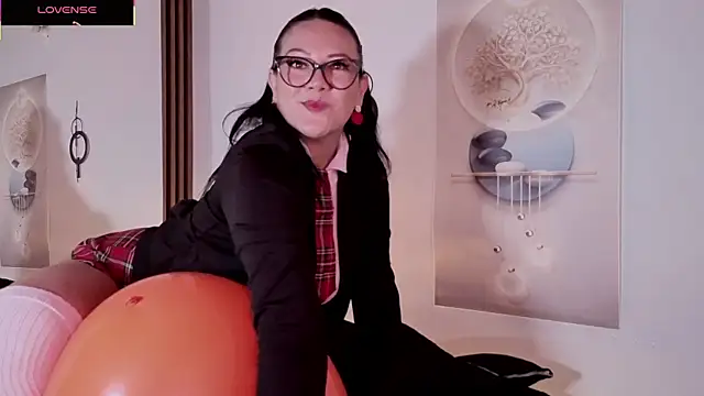 karla valk1 online show from 10-18-25, 11:55