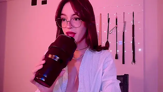 Snapshot of nina_kink chatting on 07-25-26, 12:03 nina kink online show from 07-25-26, 12:03