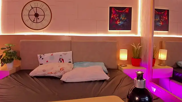 Meloddy Rose online show from 11-16-25, 10:37