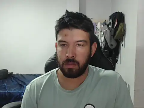 Snapshot of Axel11113 chatting on 09-10-25, 03:28 Axel11113 online show from 09-10-25, 03:28