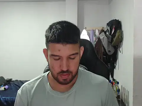 Snapshot of Axel11113 chatting on 09-19-25, 03:52 Axel11113 online show from 09-19-25, 03:52