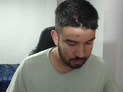 Snapshot of Axel11113 chatting on 09-23-25, 02:36 Axel11113 online show from 09-23-25, 02:36