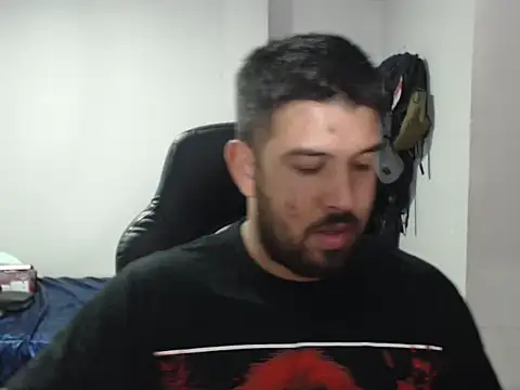 Snapshot of Axel11113 chatting on 09-30-25, 03:11 Axel11113 online show from 09-30-25, 03:11