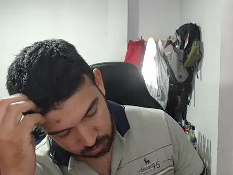 Snapshot of Axel11113 chatting on 10-03-25, 03:36 Axel11113 online show from 10-03-25, 03:36