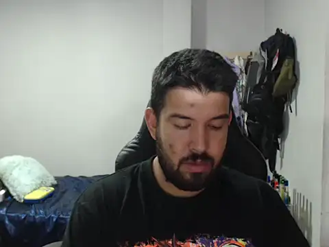 Snapshot of Axel11113 chatting on 10-18-25, 03:31 Axel11113 online show from 10-18-25, 03:31