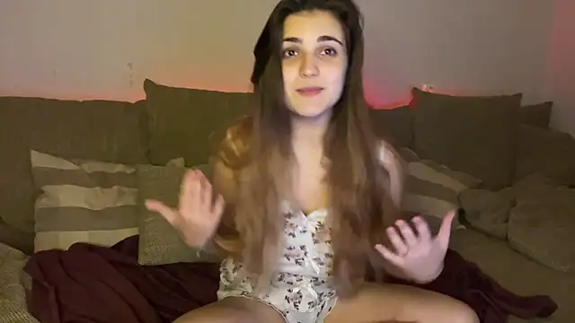 Vivalenti Kiss online show from 11-21-25, 01:21