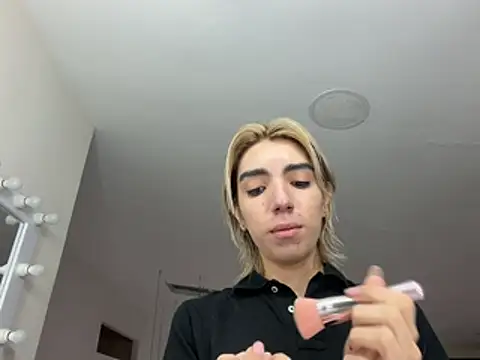 Noah Bells online show from 05-12-26, 01:08