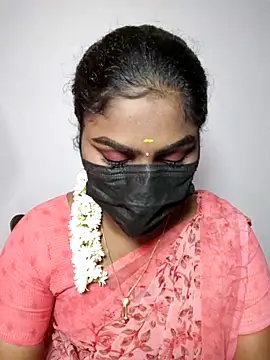 Snapshot of Tamil_Princess12 chatting on 09-26-25, 05:55 Tamil Princess12 online show from 09-26-25, 05:55