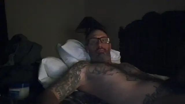 Snapshot of drew873 chatting on 12-16-25, 09:58 drew873 online show from 12-16-25, 09:58