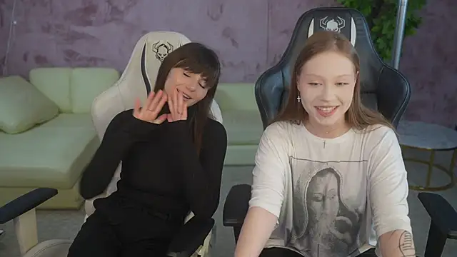 Esmie Smile online show from 11-01-25, 03:36