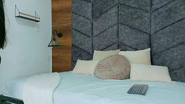 RiriiBrunette   online show from 12-03-25, 07:56