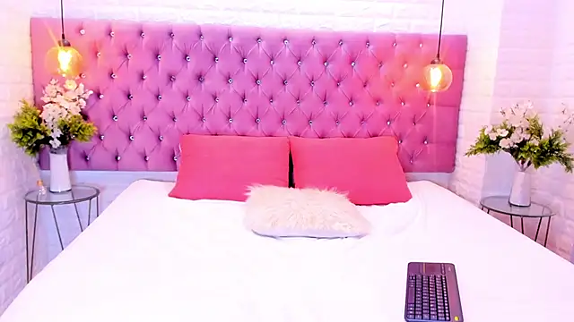 Snapshot of amber_sparkle chatting on 10-08-25, 12:47 amber sparkle online show from 10-08-25, 12:47