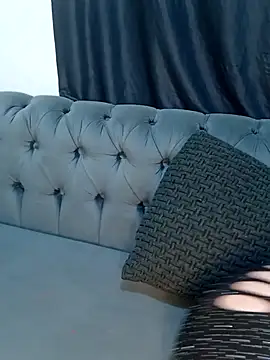 Queen-15 online show from 11-23-25, 05:29