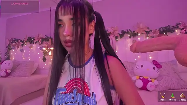 Snapshot of Rachell_Ross_ chatting on 12-15-25, 08:13 Rachell Ross online show from 12-15-25, 08:13