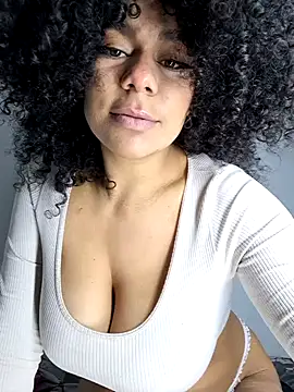 Snapshot of Yerystar chatting on 09-10-25, 10:32 Yerystar online show from 09-10-25, 10:32