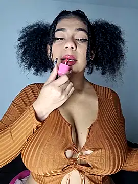 Snapshot of Yerystar chatting on 11-09-25, 02:15 Yerystar online show from 11-09-25, 02:15