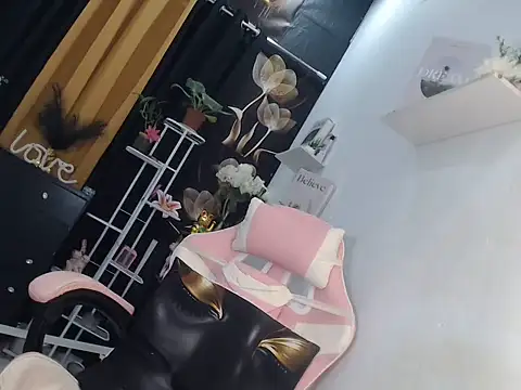 Snapshot of miss_ning chatting on 06-13-26, 05:49 miss ning online show from 06-13-26, 05:49