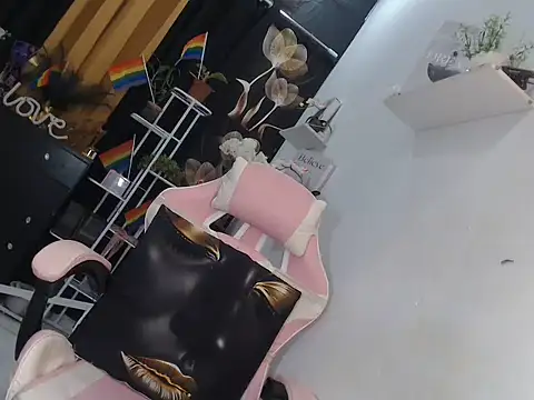 Snapshot of miss_ning chatting on 07-20-26, 11:56 miss ning online show from 07-20-26, 11:56