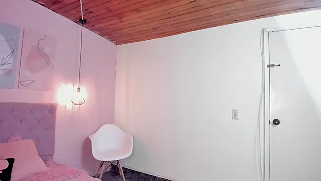 Snapshot of ATENA_JB chatting on 09-14-25, 04:22 ATENA JB online show from 09-14-25, 04:22