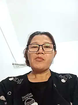 Snapshot of Vina_venus chatting on 12-21-25, 12:40 Vina venus online show from 12-21-25, 12:40