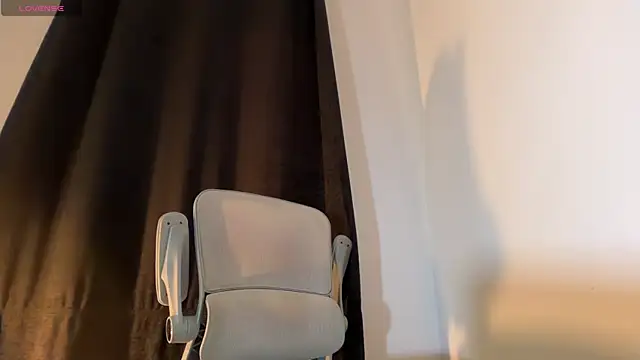 Snapshot of Angel_bunny2 chatting on 11-28-25, 03:20 Angel bunny2 online show from 11-28-25, 03:20