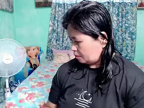 Snapshot of lovelable_smile chatting on 02-02-26, 03:33 lovelable smile online show from 02-02-26, 03:33