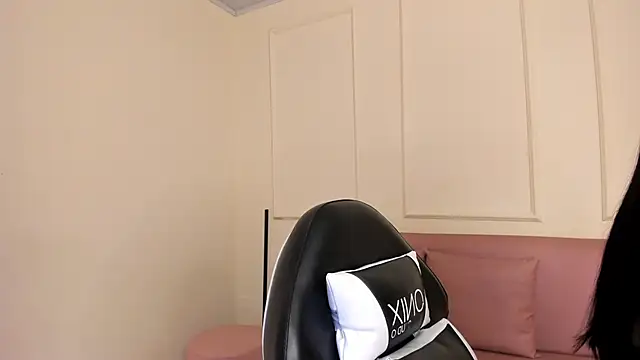 Snapshot of Lilily_lv chatting on 09-20-25, 12:17 Lilily lv online show from 09-20-25, 12:17